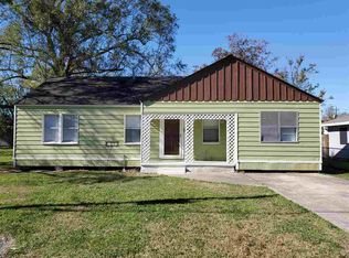 6135 Dave St, Groves, TX 77619