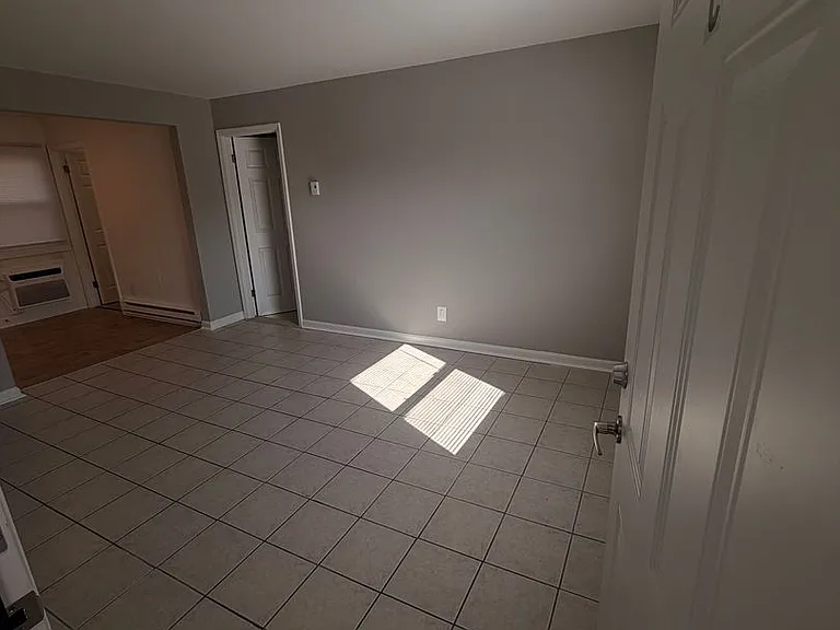 4020 Conway Ave — Photo 2
