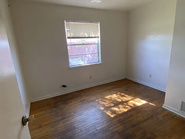 1002 Pine Dr — Photo 17