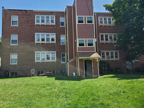 3rd image of 1902 N Talbott St #3