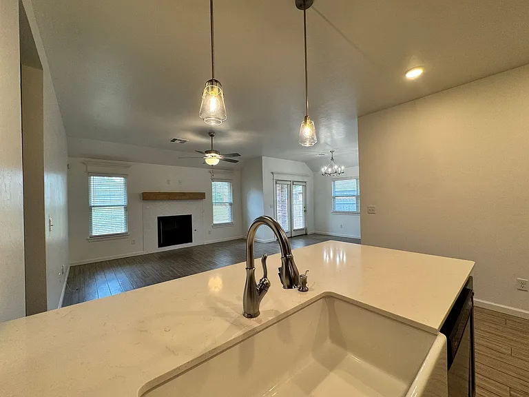 1113 Magnolia Dr — Photo 7