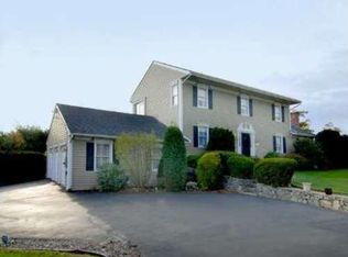 114 Pasture View Ln, Cranston, RI 02921