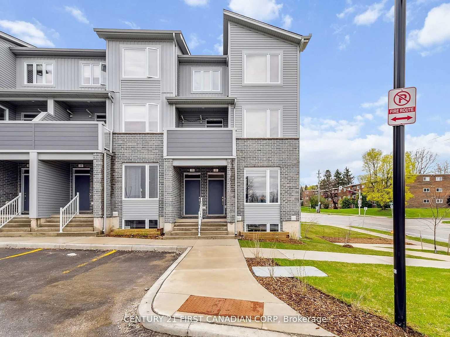 3 bed, $2,399 — Photo 1