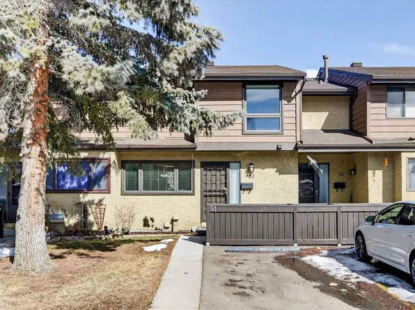 2300 Oakmoor Dr SW #51, Calgary, AB T2V 4N7