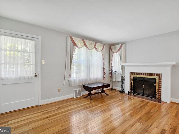 5th image of 2346 Lower Barness Rd