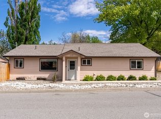 117 E 7th St, Tonasket, WA 98855