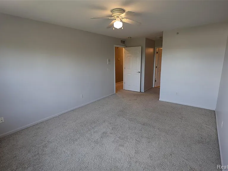 39460 Springwater Dr — Photo 24