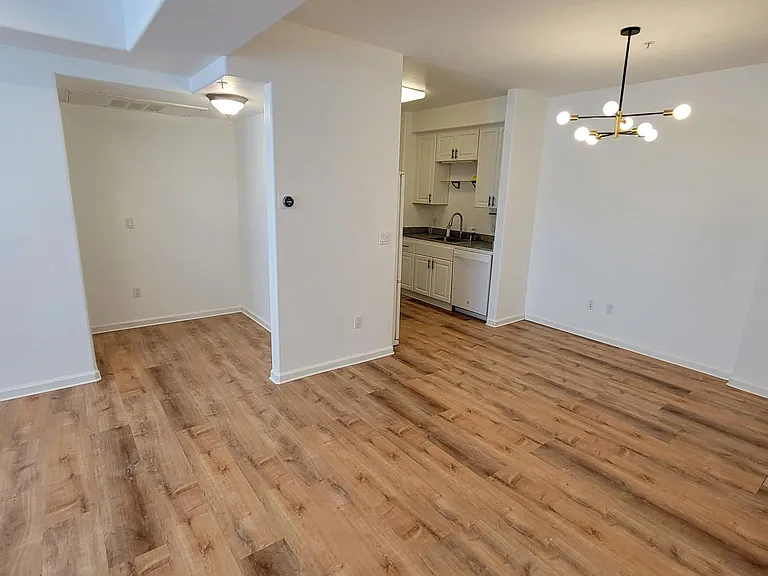 453 E Okeefe St #104 — Photo 13