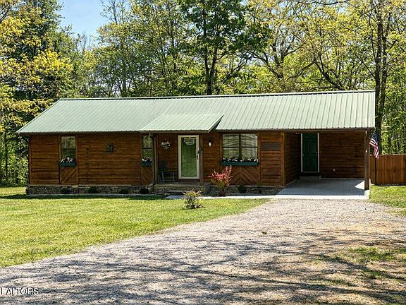 2nd image of 533 Robbins Rd