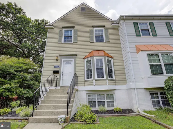1426 Harwick Ct, Crofton, MD 21114