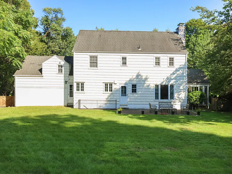 261 Fox Meadow Rd — Photo 15