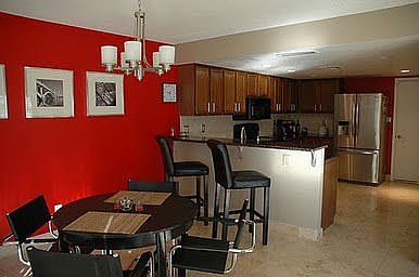 Eat-in kitchen