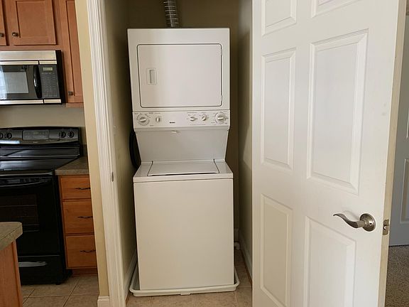 3rd image of 118 Northwynd Cir