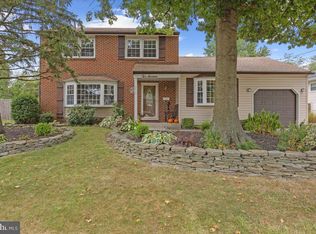 216 Countryside Ln, Mount Laurel, NJ 08054