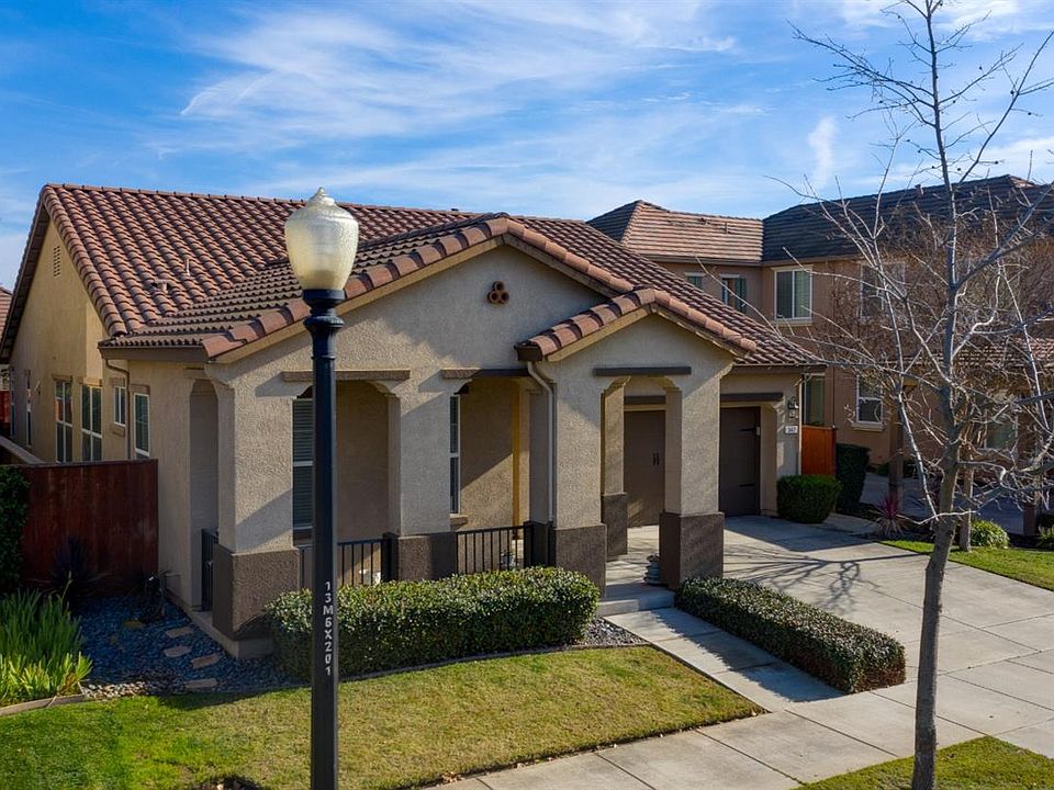 1st image of 347 Merlot Dr