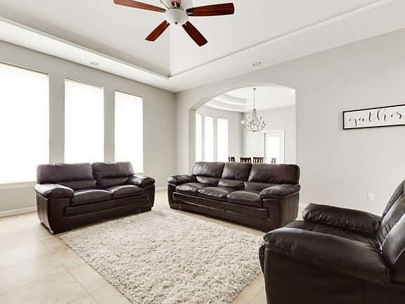 5th image of 2427 Nicole Dr