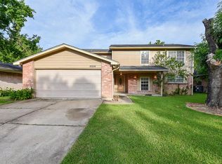10014 Kent Towne Ln, Sugar Land, TX 77498