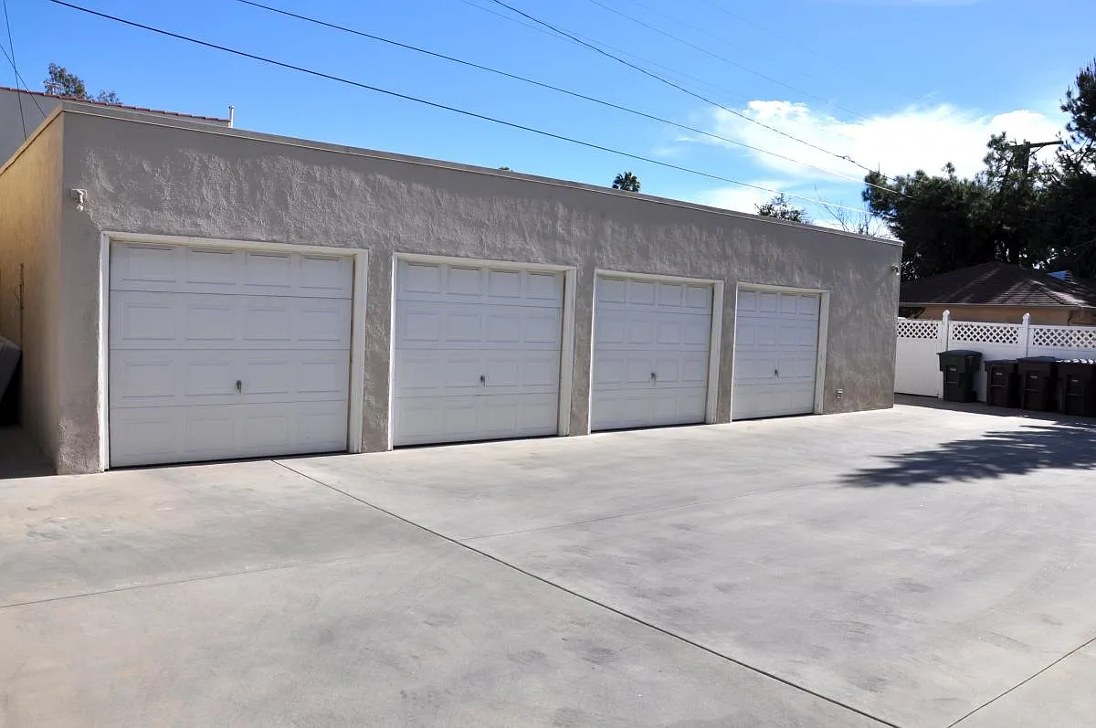 1 bed, 682 sqft, $1,900 — Photo 2