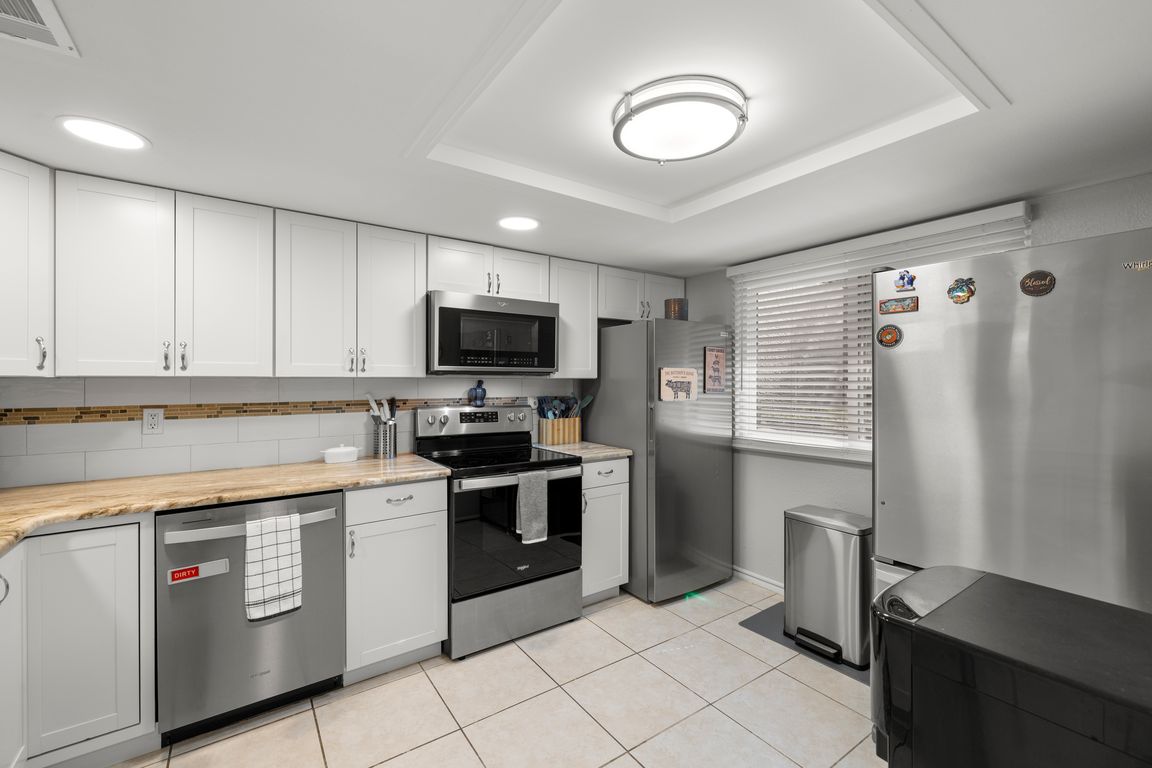 next background image