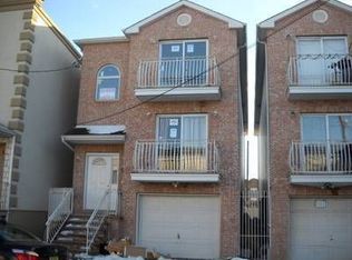 12 Calumet St, Newark, NJ 07105