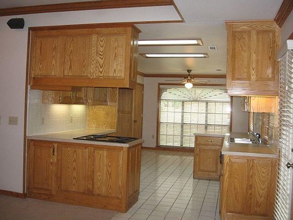 3rd image of 768 E Birwin St