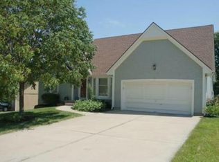 1523 SW Jeffrey Dr, Lees Summit, MO 64081