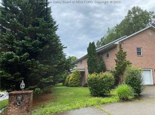 3963 Indian Creek Rd, Elkview, WV 25071