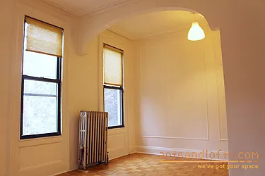 Rented by aptsandlofts.com