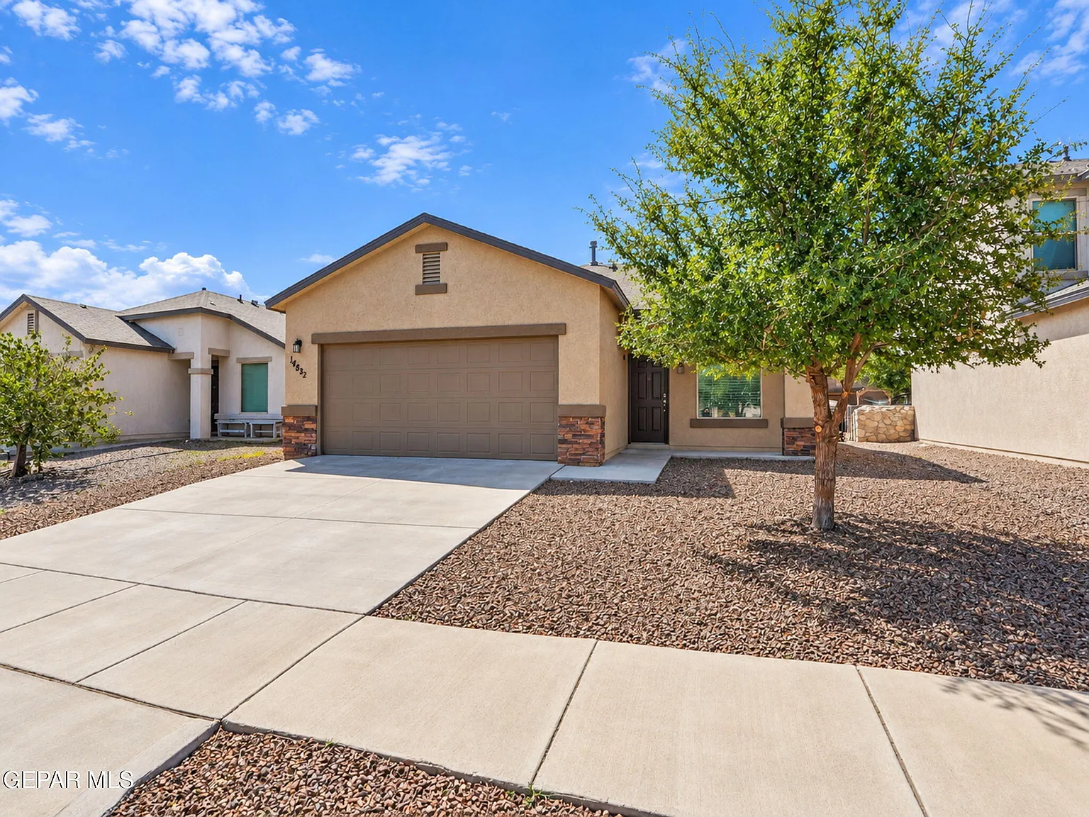 3 bed, 3.0 bath, 1358 sqft, $1,595 — Photo 2