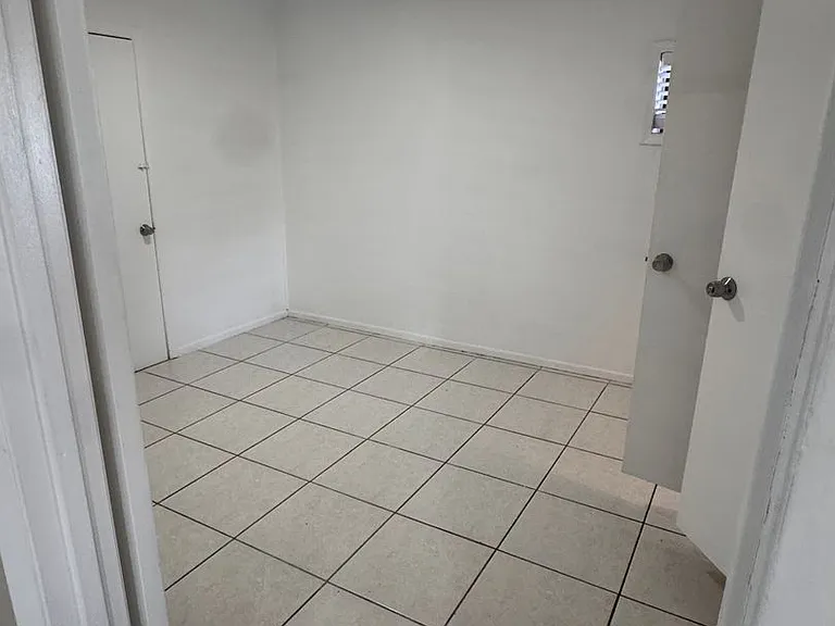 204 La Paz Dr — Photo 10