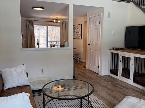 5th image of 29 Arrow Wood Pl