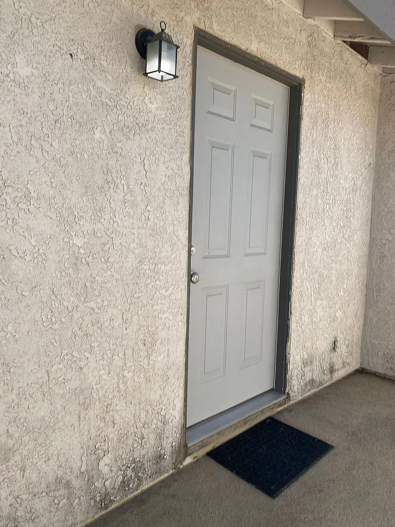 811 — Photo 4