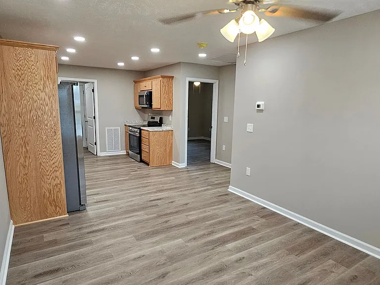 518 W Taylor St — Photo 5