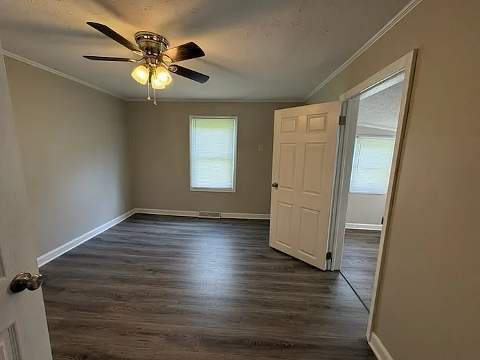 604 Enola Rd — Photo 11