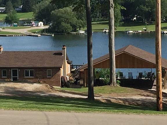 4th image of 8232 Lakeshore Dr