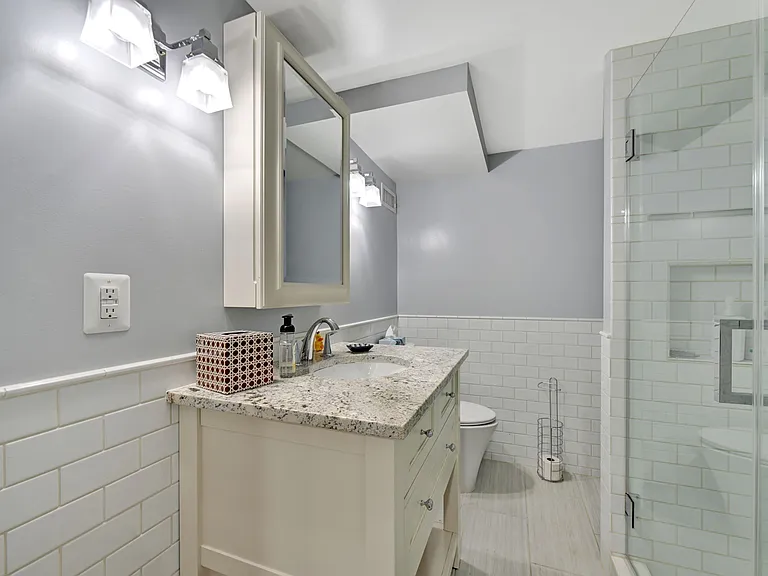 6907 Bradley Blvd — Photo 124