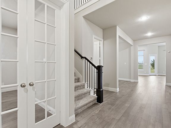 3rd image of 3537 Ridgecross Dr