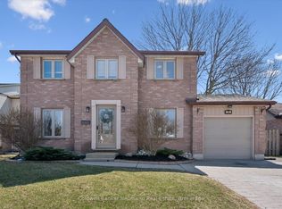 73 Pathfinder Cres, Kitchener, ON