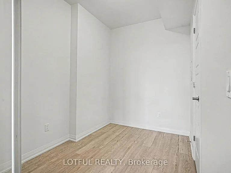 1415 Dundas St E #510 — Photo 13