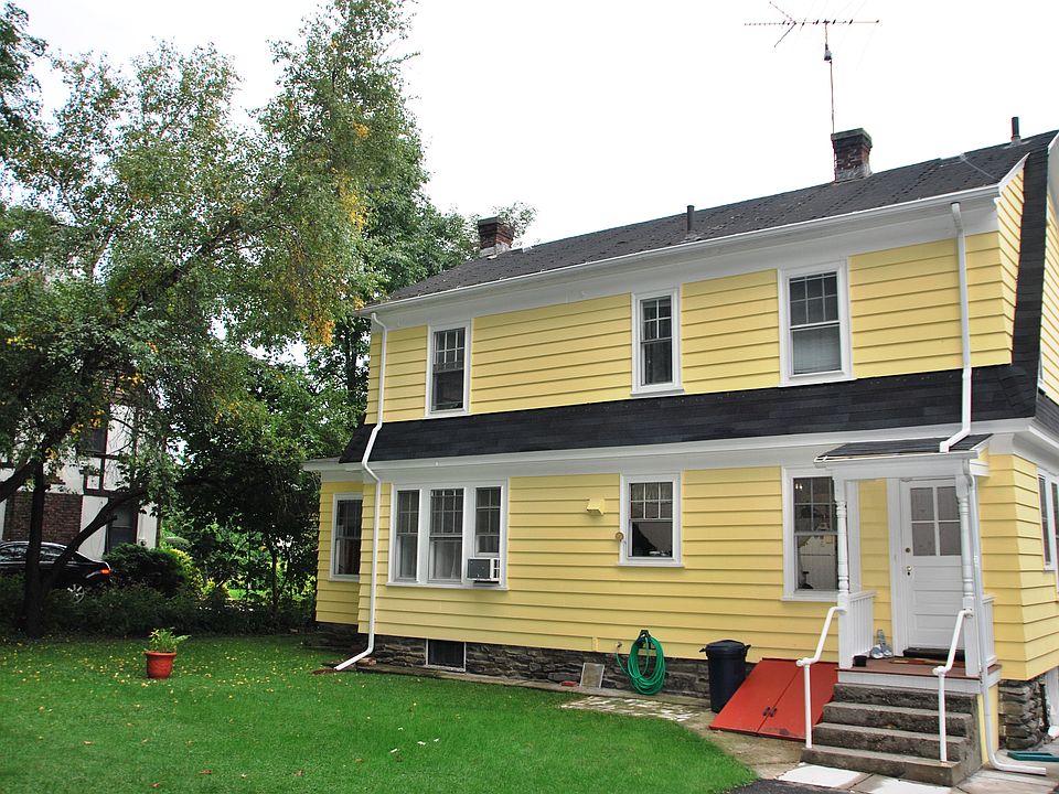 2nd image of 323 June St
