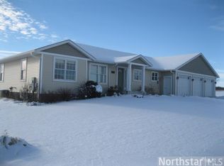 502 Sidney St W, Morristown, MN 55052