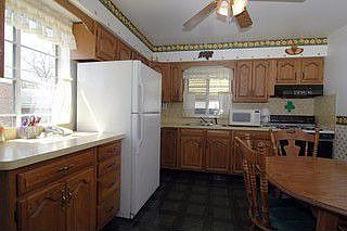 4th image of 7642 N Odell Ave