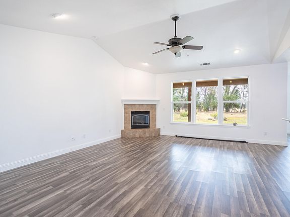 4th image of 17277 Olinda Rd