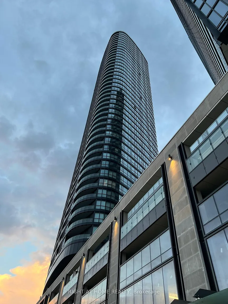 585 Bloor St E #3418 photo 1