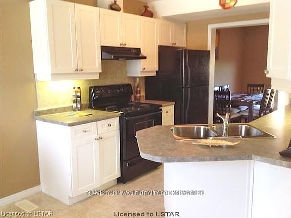 4th image of 780 Fanshawe Park Rd E #18
