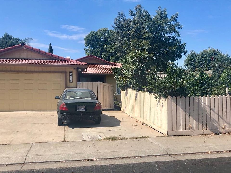 1st image of 2415 Meadow Dr