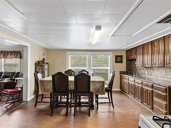 5th image of 4128 Wells Dr