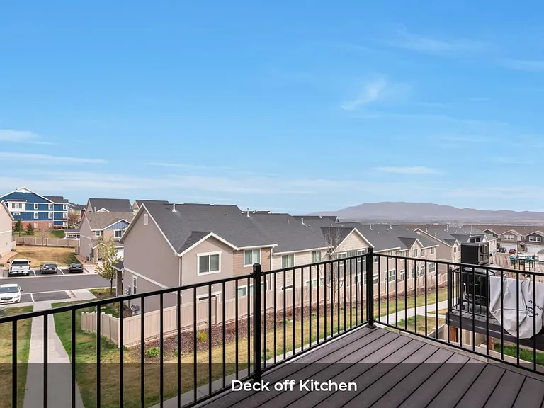 4190 N Cresthaven Ln — Photo 7