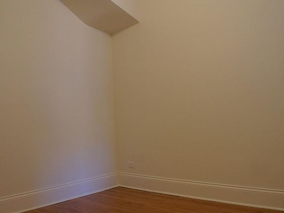 5th image of 2817 N Rockwell St #1