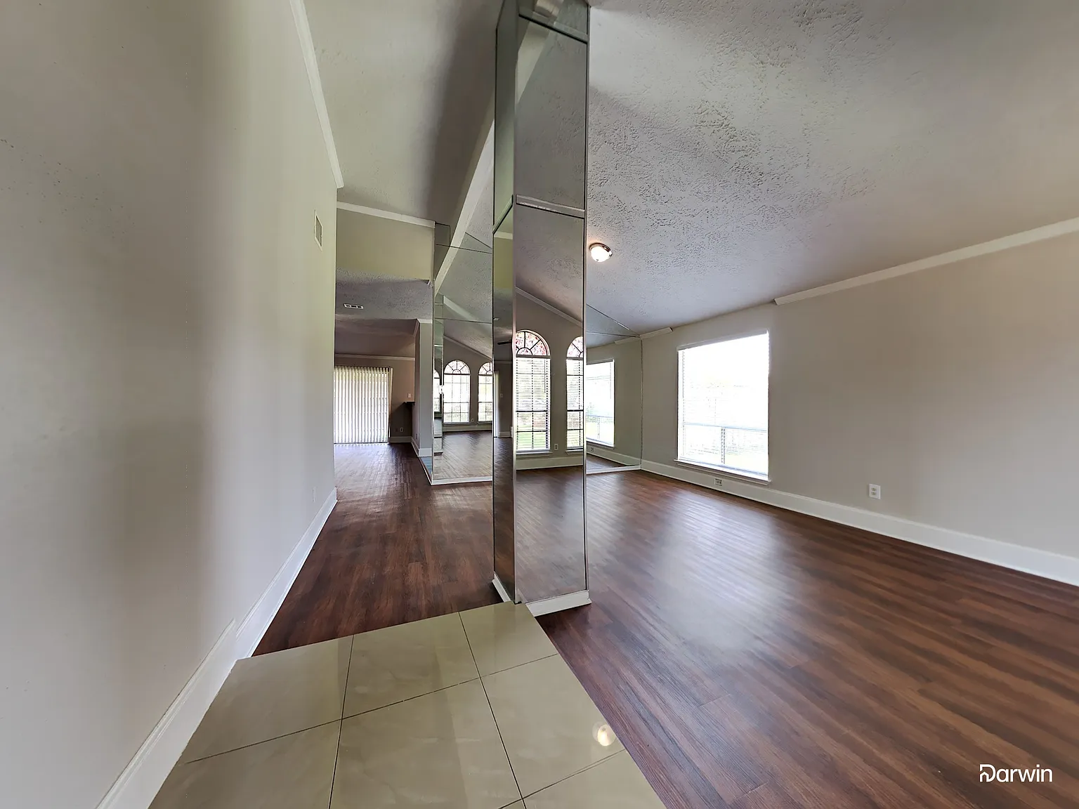 3 bed, 2.0 bath, 1868 sqft, $2,169 — Photo 4